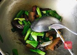 青蒜炒腊猪脸的做法图解6