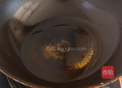 蒜薹鸡蛋炒木耳的做法图解2