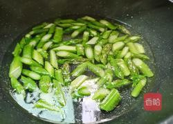 芦笋炒鸡蛋的做法图解6