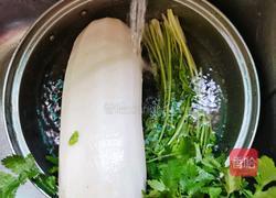 香菜萝卜丝的做法图解3