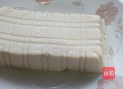 凉拌内脂豆腐的做法图解1