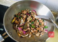 蘑菇炒肉片的做法图解5