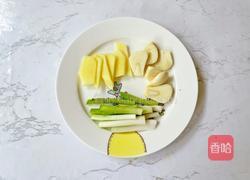 香菇炖鸡腿的做法图解3