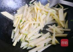 青椒胡萝卜炒土豆丝的做法图解6
