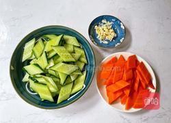 黄瓜炒木耳的做法图解3