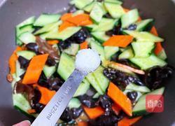 黄瓜炒木耳的做法图解10