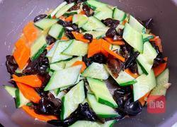 黄瓜炒木耳的做法图解13