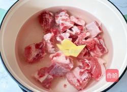 香菇玉米排骨汤的做法图解6