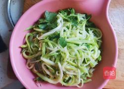 凉拌西葫芦丝的做法图解5