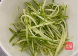 西葫芦鸡蛋饼的做法图解1