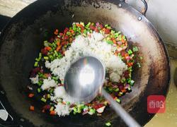 香肠炒米饭的做法图解6