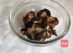 什锦腊肠焖饭的做法图解2