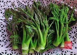 刺老芽炒蛋的做法图解1