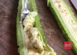 苦瓜鸡蛋摊饼的做法图解1