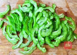 苦瓜摊鸡蛋的做法图解3