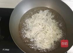 肉丝炒乌冬的做法图解1