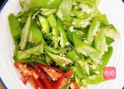 辣椒炒肉的做法图解2