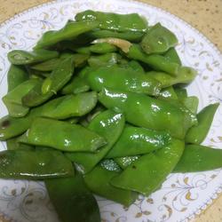 蒜炒大油豆的做法[图]