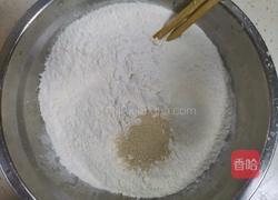 洋葱猪肉包子的做法图解1