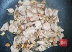 芥兰梗炒肉的做法图解4