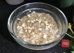 红枣燕麦小米粥的做法图解2