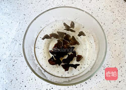 火腿白菜豆腐煲的做法图解2