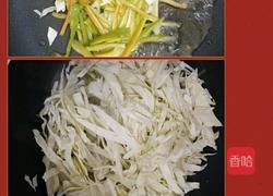 包菜炒粉面的做法图解4