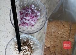 香菇洋葱燕麦三明治的做法图解1