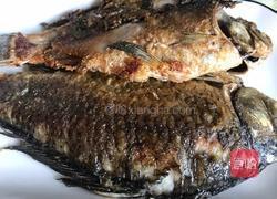 葱烤鲫鱼的做法图解7