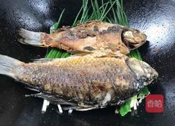 葱烤鲫鱼的做法图解10