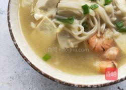 金针菇豆腐汤的做法图解8