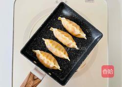 10分钟搞定好吃又营养的抱蛋煎饺的做法图解2