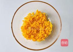 出炉秒光的咸蛋黄肉松司康的做法图解2