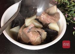 黑木耳山药脊骨汤的做法图解13