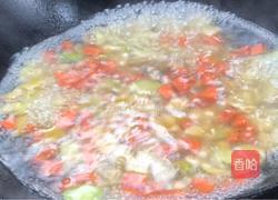 彩蔬炒火腿丁的做法图解7