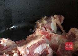 白萝卜排骨汤的做法图解3