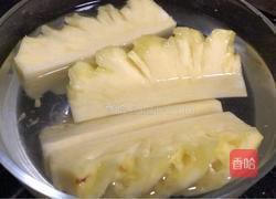 菠萝炒鸡肉的做法图解1