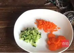 Illustration of how to make fried rice with white rabbit sauce 3