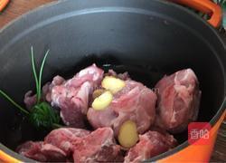 棒骨萝卜汤的做法图解5