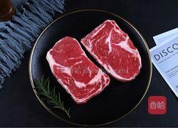 金蒜牛肉粒的做法图解1