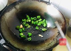 青瓜炒鸡丁的做法图解1