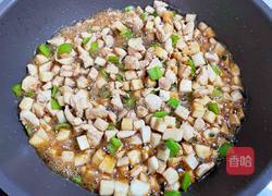 杏鲍菇炒鸡丁的做法图解11