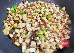 杏鲍菇炒鸡丁的做法图解13