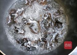 木耳炒鸡蛋的做法图解2