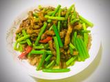过油肉炒蒜苔的做法[图]