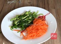 酸辣包菜丝的做法图解2