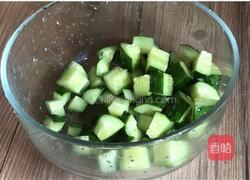 番茄黄瓜炒鸡蛋的做法图解3