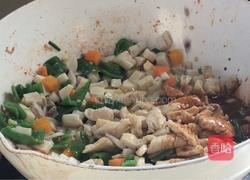杏鲍菇炒鸡丁的做法图解15