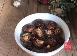 红枣香菇老鸡汤的做法图解1