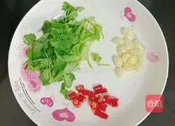 Illustration of how to make cold yuba and fungus 4